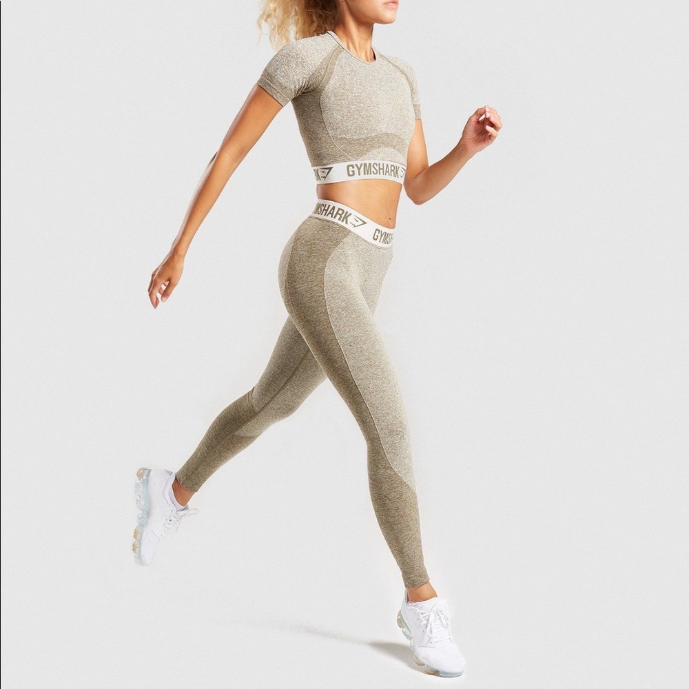 Gymshark Flex Kakhi (SET) top+bottom
